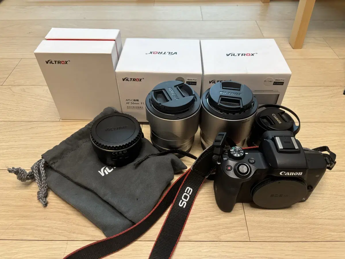 캐논 EOS M50, 단렌즈 3개, 어댑터, 케이지, 배터리 등등