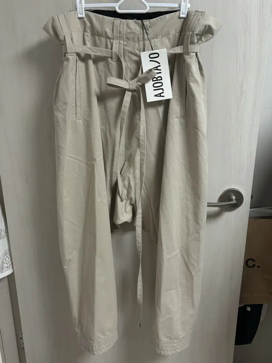 (NEW)AJOBYAJO Beige exhaust pants M