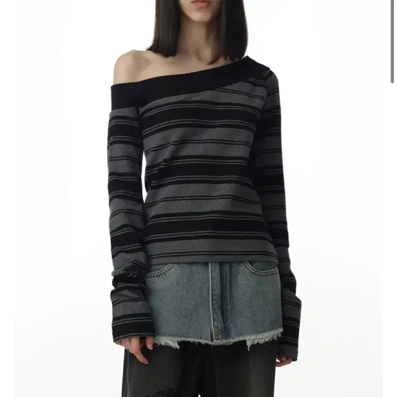 밀로 One Shoulder Striped T-shirt