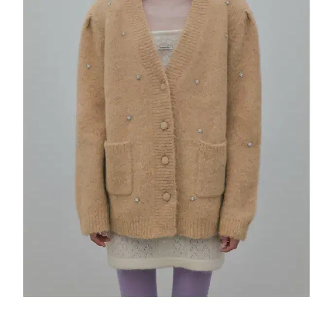 오버듀플레어JEWEL ALPACA CARDIGAN_BEIGE