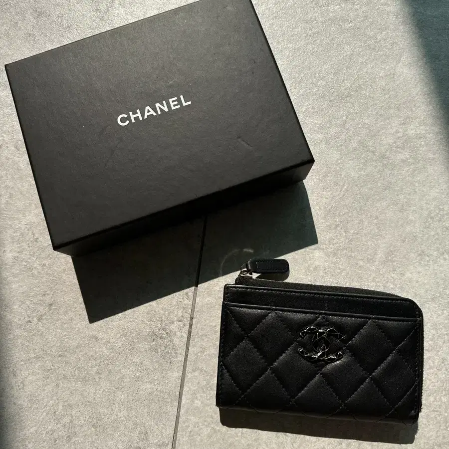 Chanel 샤넬 램스킨 메탈 CC로고 지퍼 카드 홀더 코인 지갑 블랙