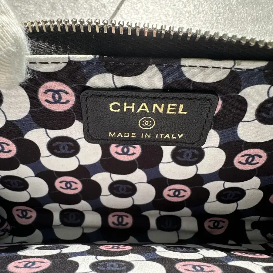 Chanel 샤넬 램스킨 메탈 CC로고 지퍼 카드 홀더 코인 지갑 블랙