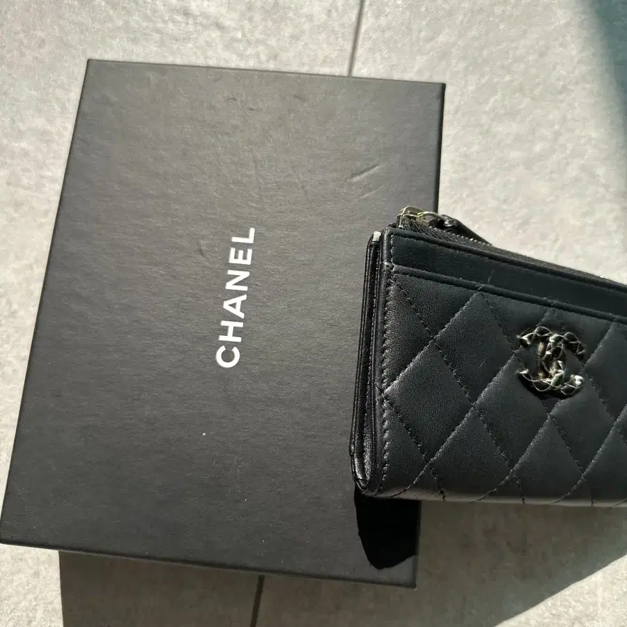 Chanel 샤넬 램스킨 메탈 CC로고 지퍼 카드 홀더 코인 지갑 블랙