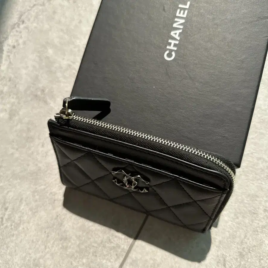 Chanel 샤넬 램스킨 메탈 CC로고 지퍼 카드 홀더 코인 지갑 블랙