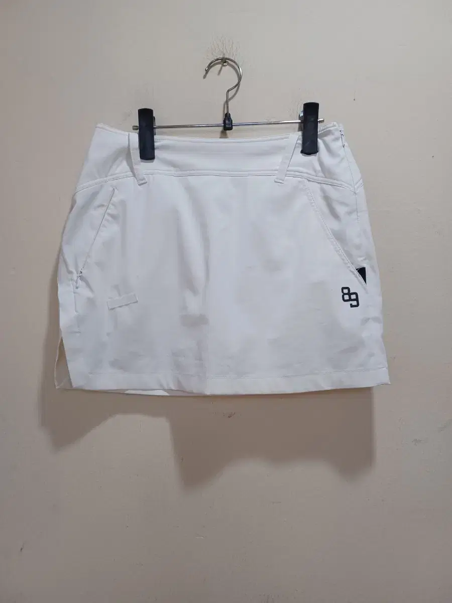 PARIGIETS Ivory-colored golf skirt