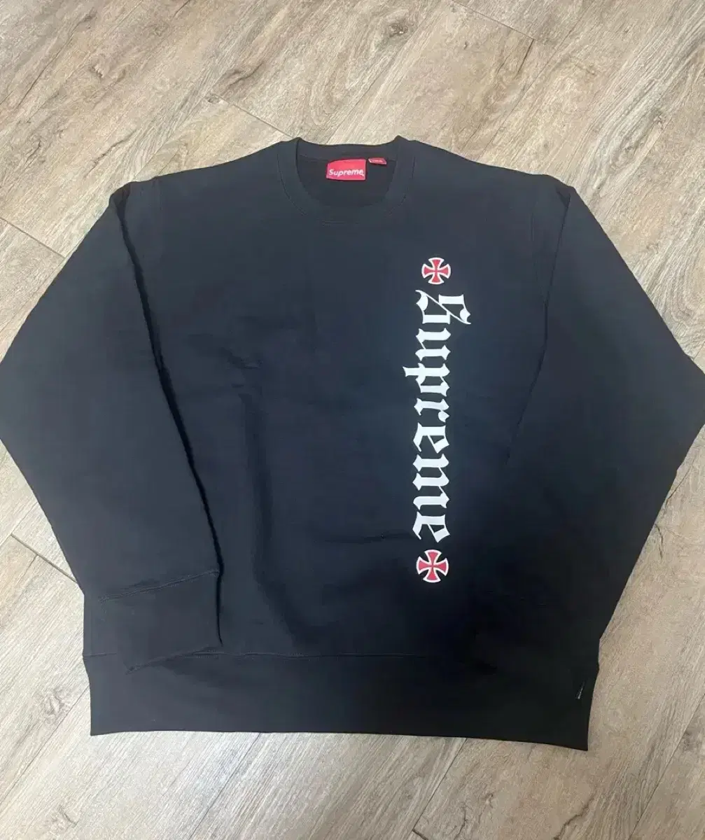 슈프림 supreme x 인디펜던트 트럭 퍽더레스트 크루넥 L 블랙