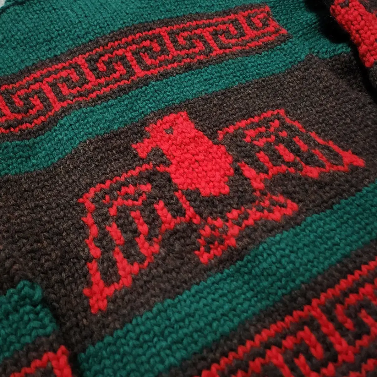 Canadian sweater 캐나다 썬더버드 코위찬