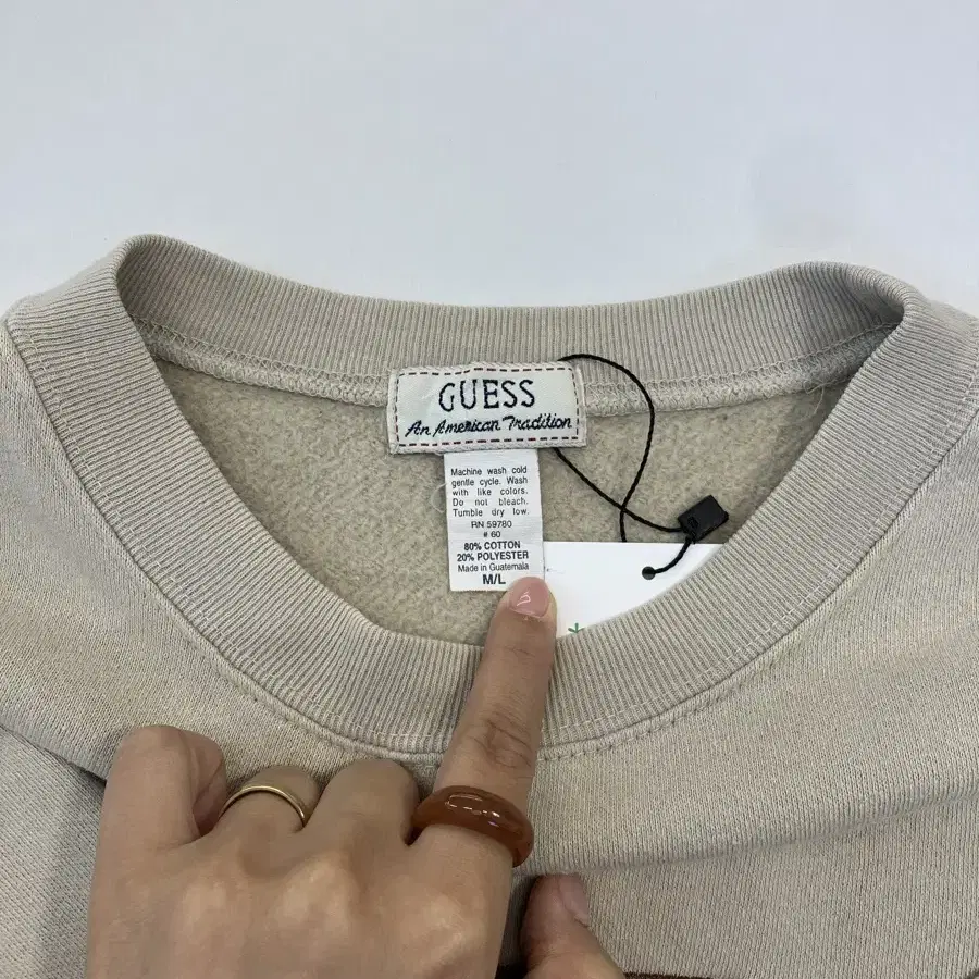 (M/L) Guess 게스 스웻셔츠 (맨투맨)