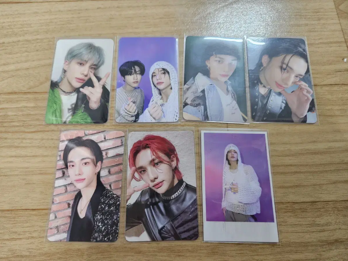 Straykids hyunjin photocard in bulk