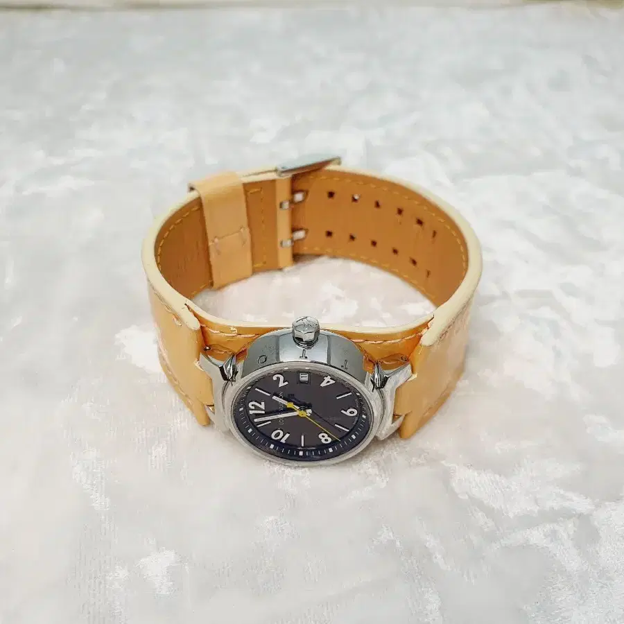 루이비통 Louis Vuitton 땅부르 Tambour Q1211 여성시