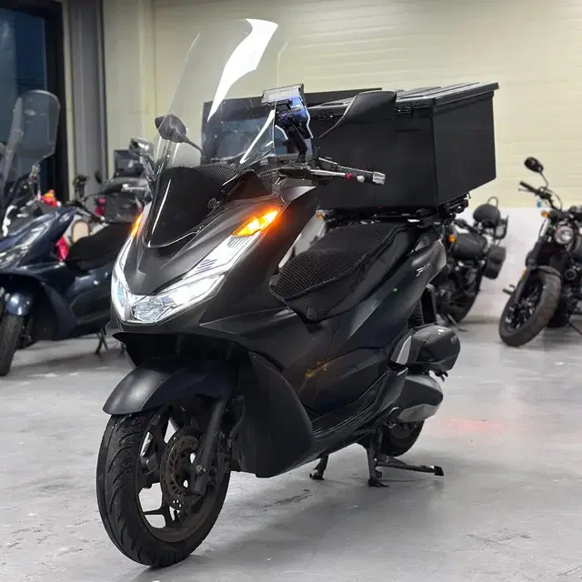 21년식 혼다 PCX125 7만Km 깔끔한 차량 판매합니다.