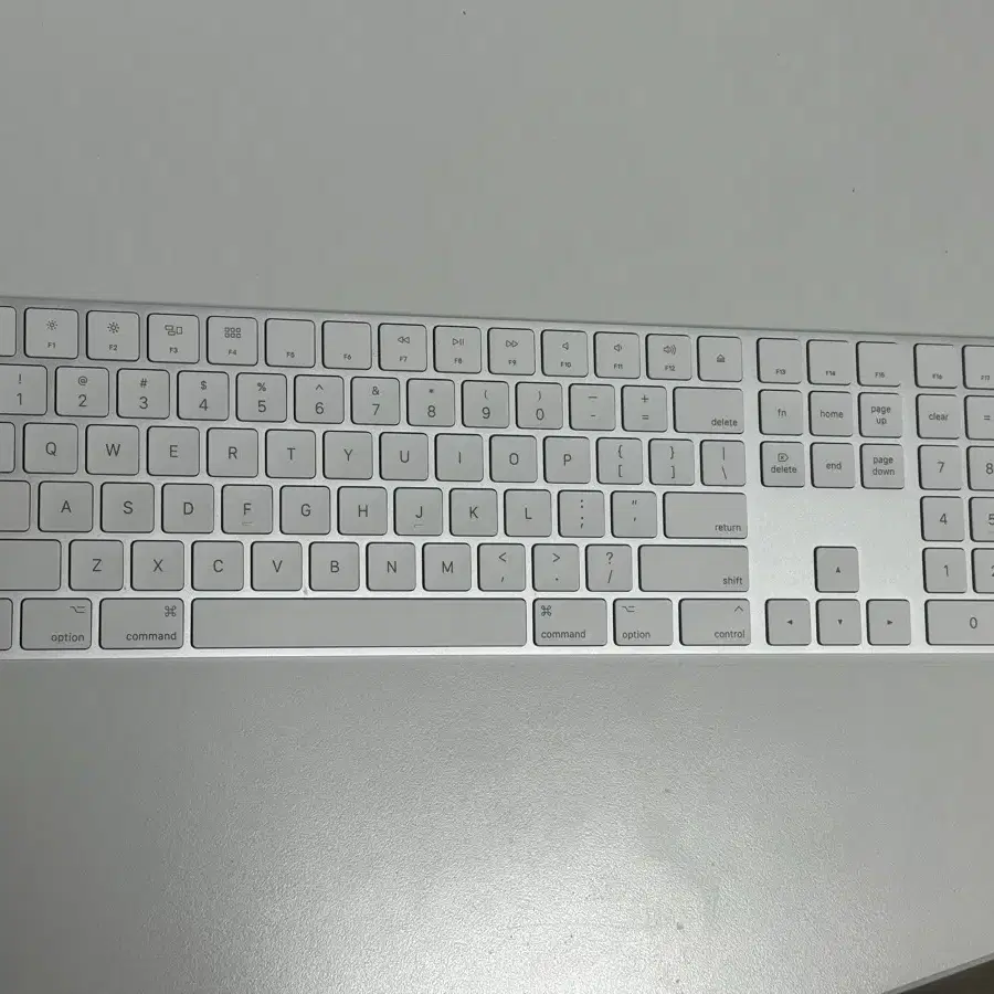 Apple 정품 매직 키보드 WITH NUMERIC KEYPAD