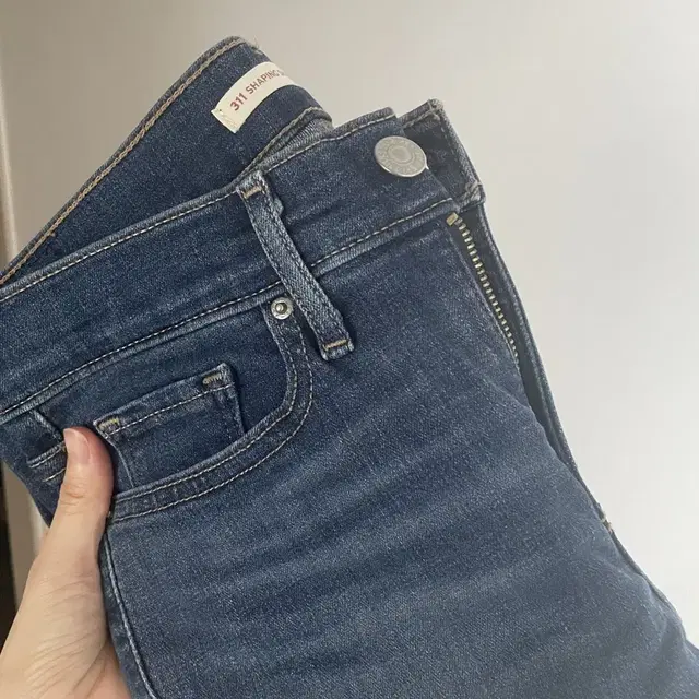 리바이스 311shaping skinny capri (25)