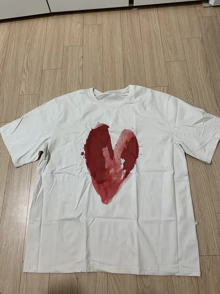 [M] Tony Lawrence Vintage Heart Loose Fit Vahn Tee in Cream