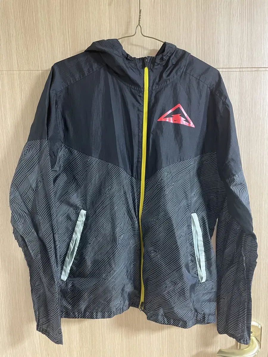 Genuine Nike Trail Running Nylon Windbreaker (L)