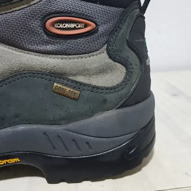 택포 255/260 A급 코오롱 KOLON GORE-TEX 등산화!