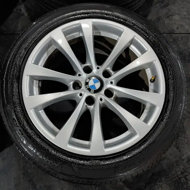 BMW F30 3시리즈 17인치 정품 휠타이어