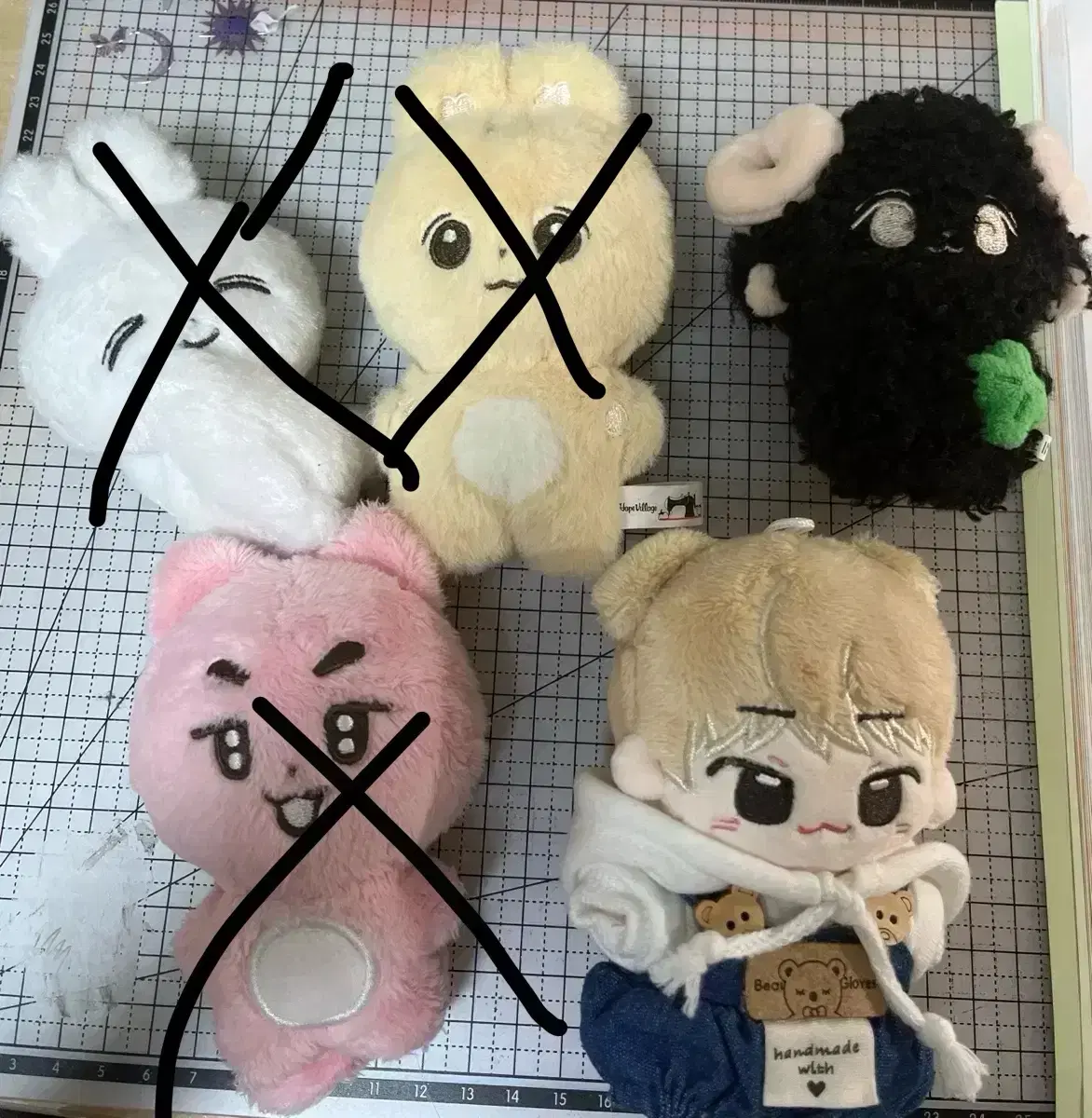 Seventeen & Tuvatu dolls, doll clothes wts!