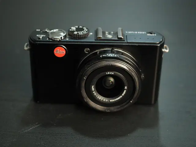 Leica D-Lux 4 팝니다. 42만원