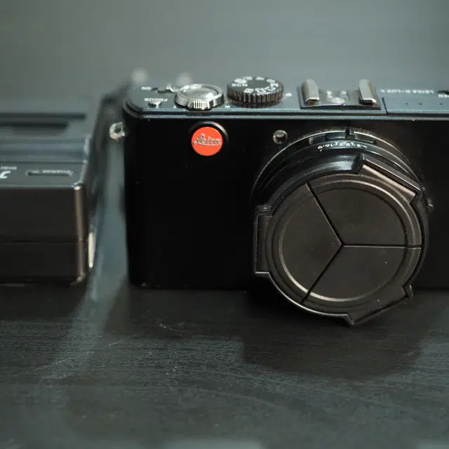 Leica D-Lux 4 팝니다. 42만원