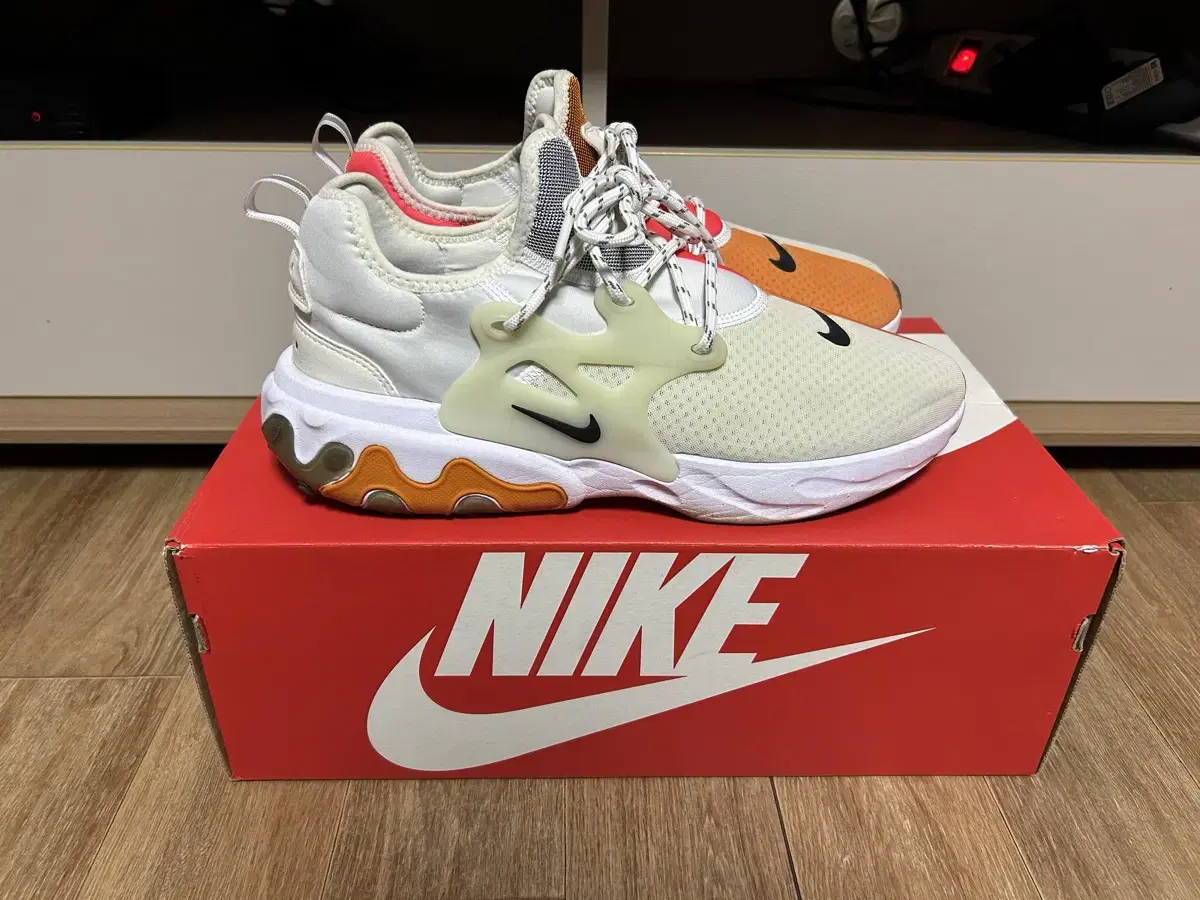 NIKE REACT PRESTO