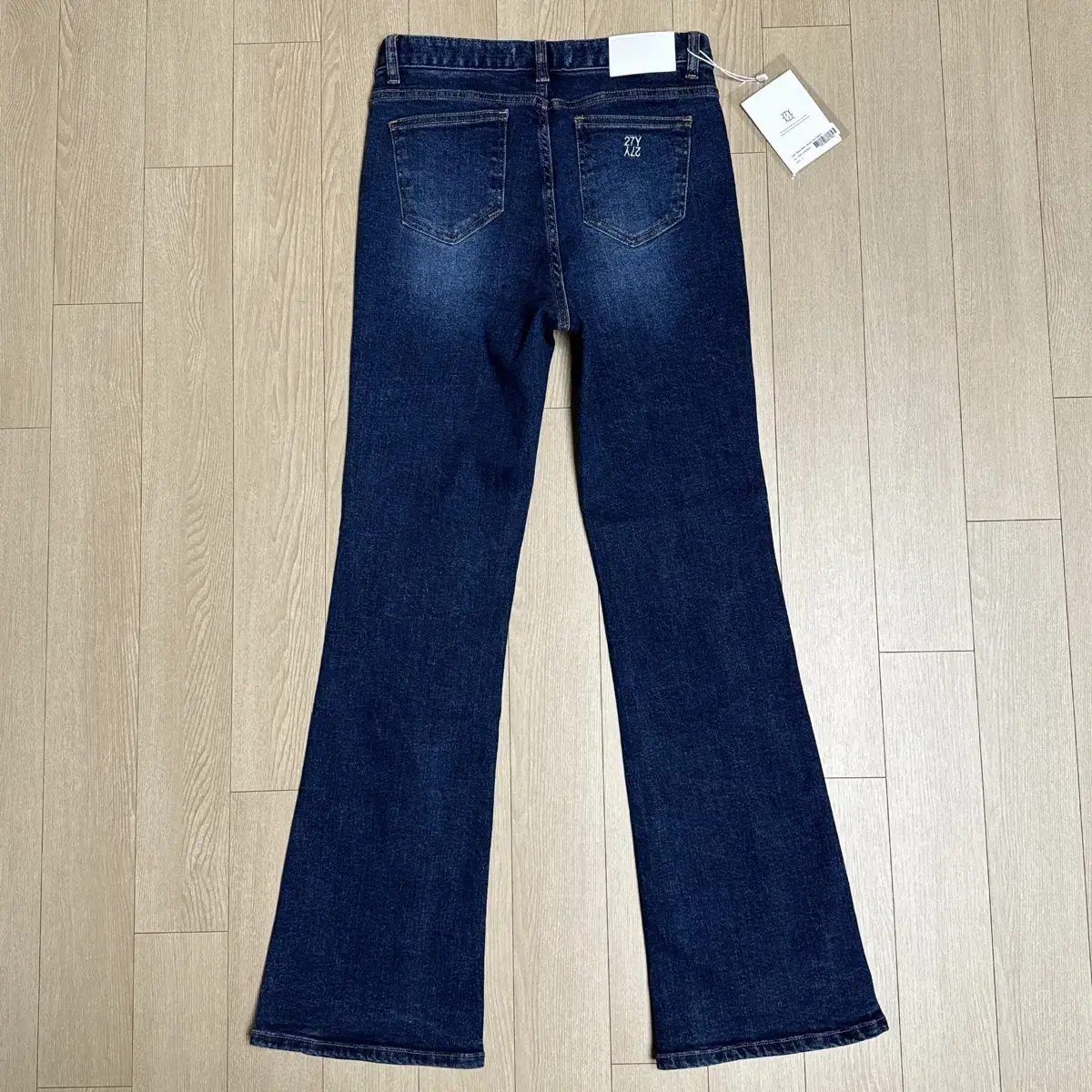 27Y 이십칠와이 Dark Blue Semi Boots Cut Denim