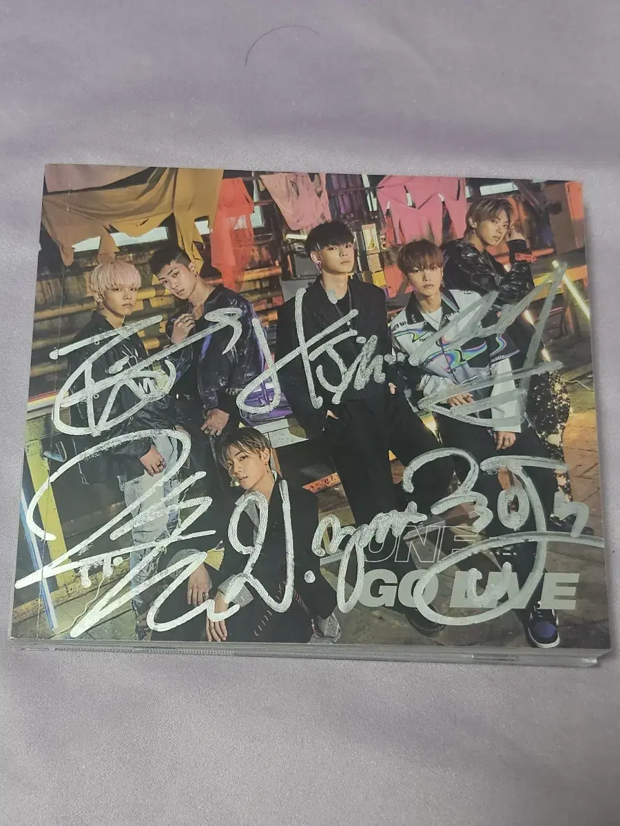 On&Off Non-Sale Autographed Album