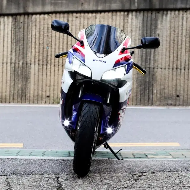 cbr1000rr 혼다 2005년식 판매합니다