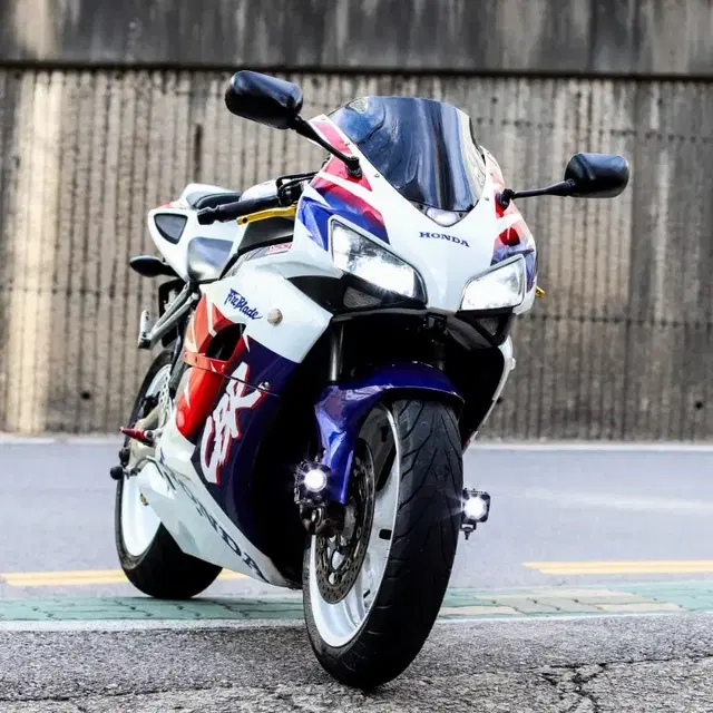 cbr1000rr 혼다 2005년식 판매합니다