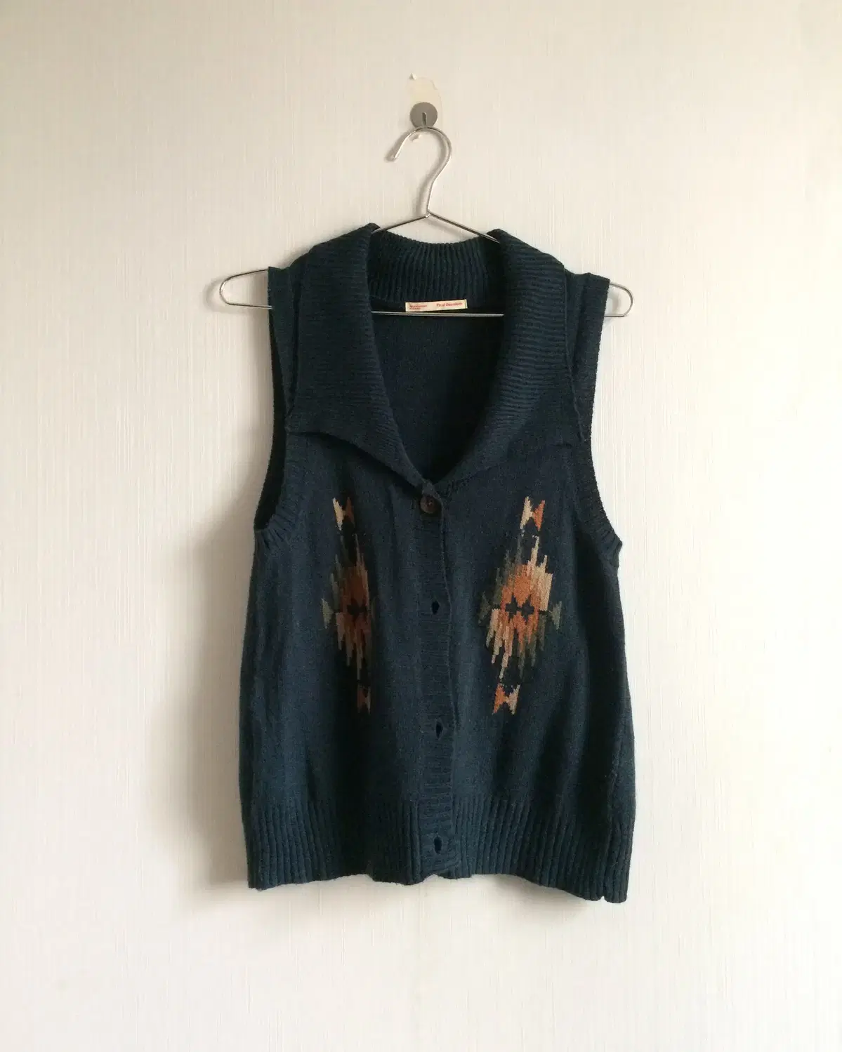 Navaho point knit vest