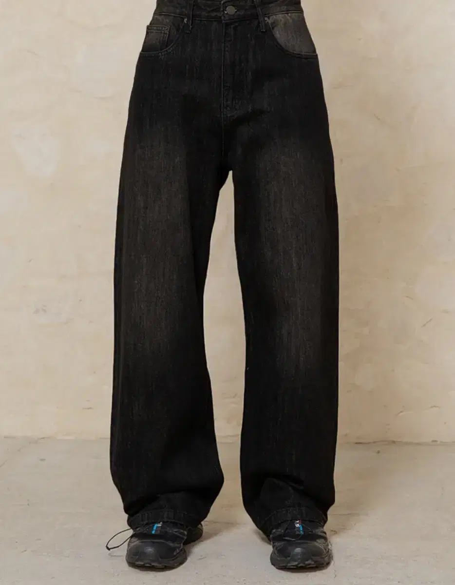 Skinny semi flared denim black size 2