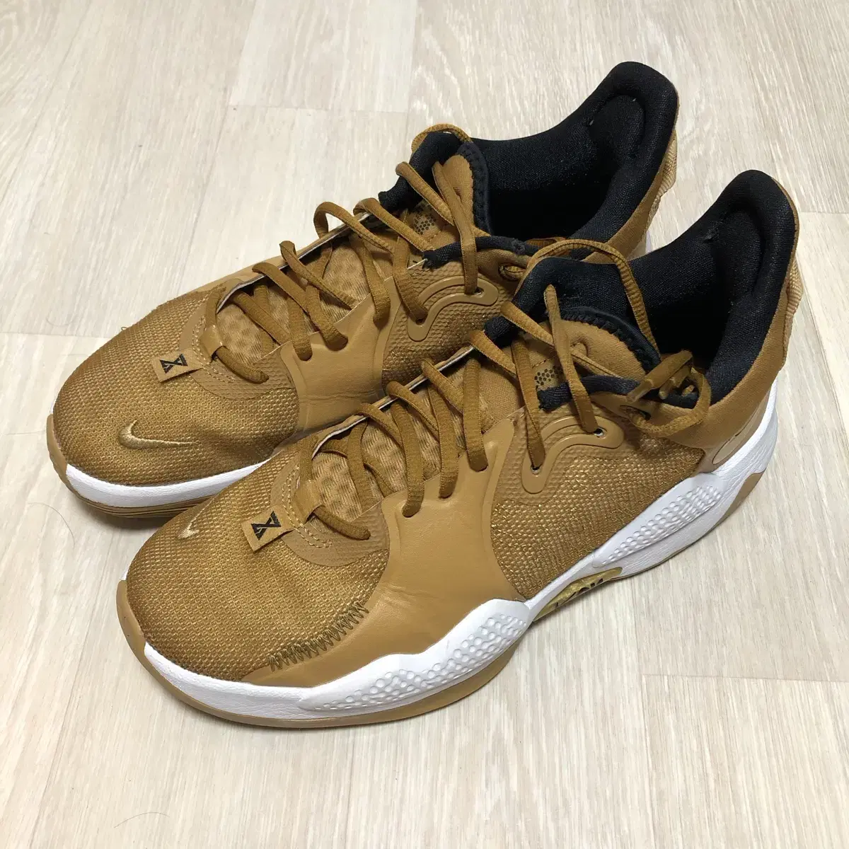 Nike PG 5 EP Metallic Gold 나이키 폴조지 농구화