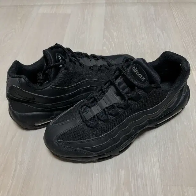 Nike Air Max 95 Essential Triple Black 2