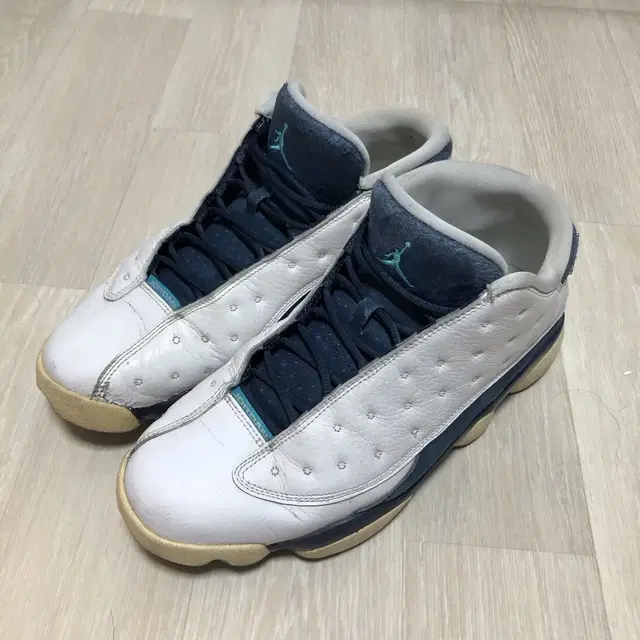 Jordan 13 Retro Low Hornets 조던13 호넷츠