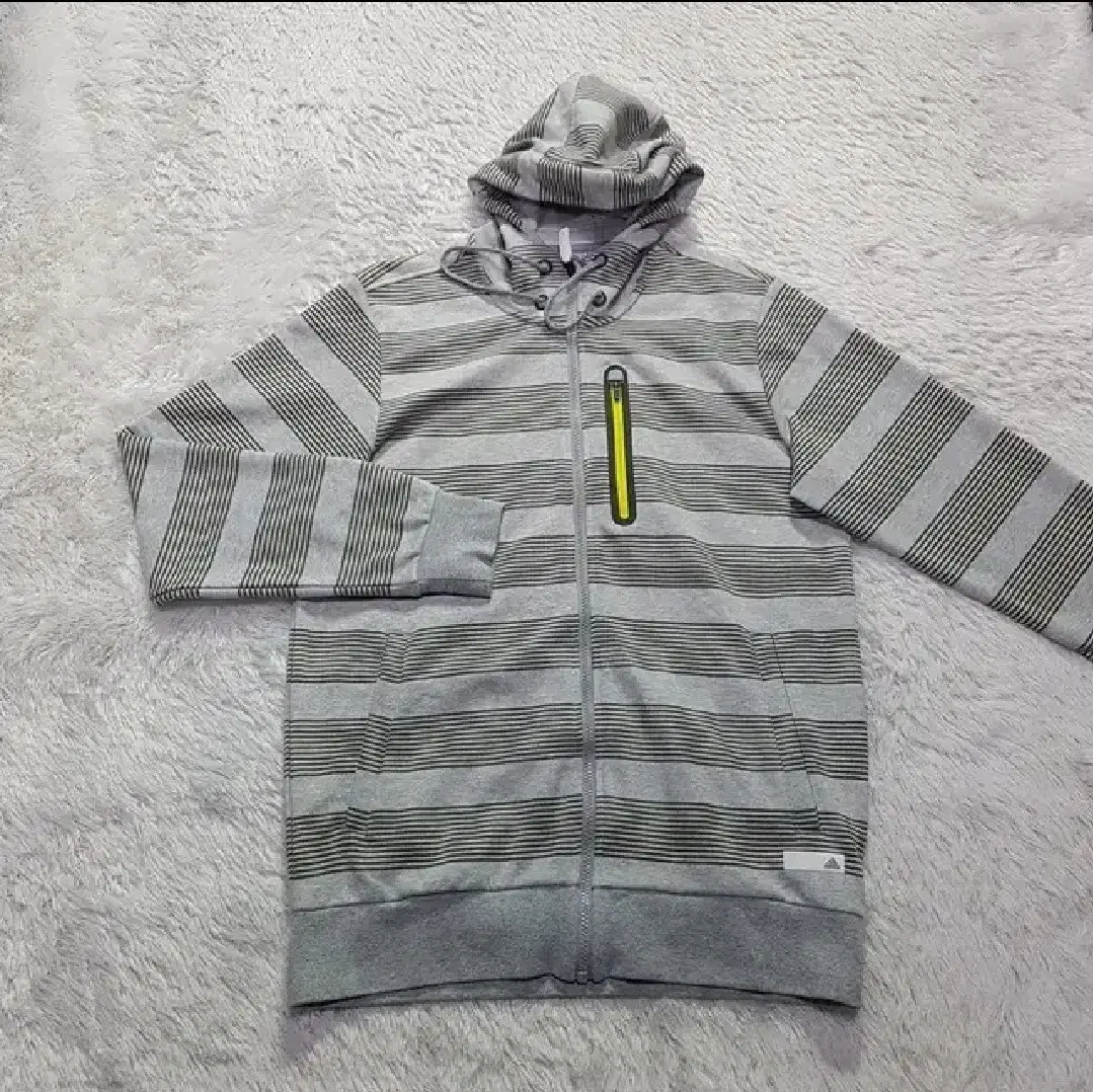 (Men's size 100) Adidas Hoodie Zip Up