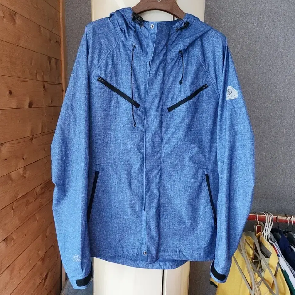 100% Vinpole Outdoor Hooded Jacket