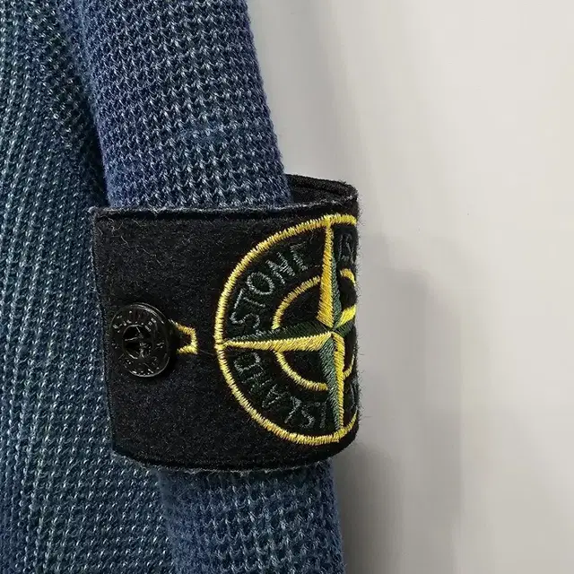 STONE ISLAND 스톤아일랜드 와펜 크루넥 니트 / 남 M