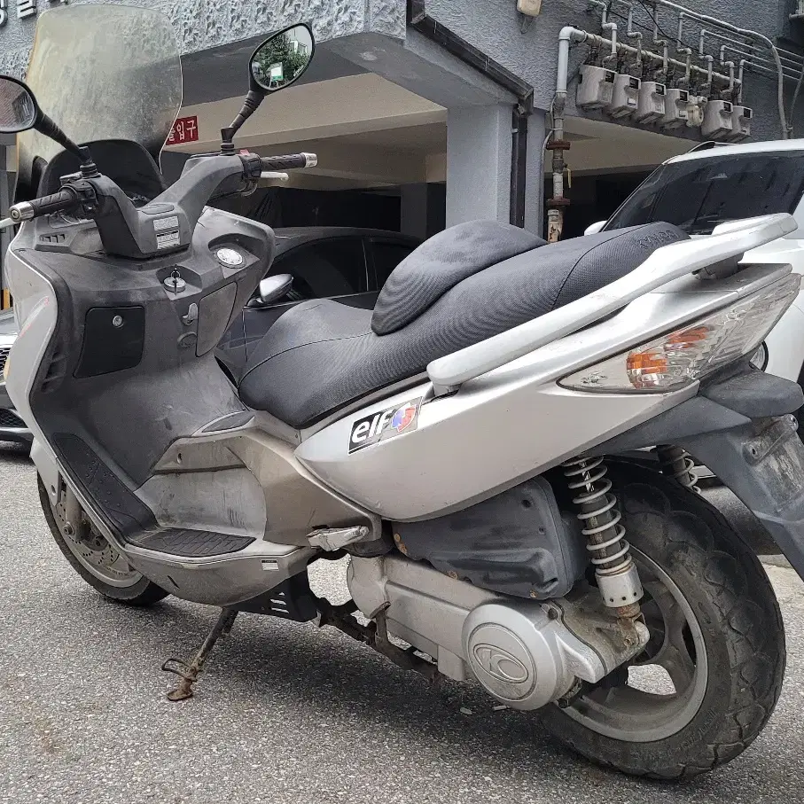 킴코 익사이팅 250CC 빅스쿠터 판매합니다