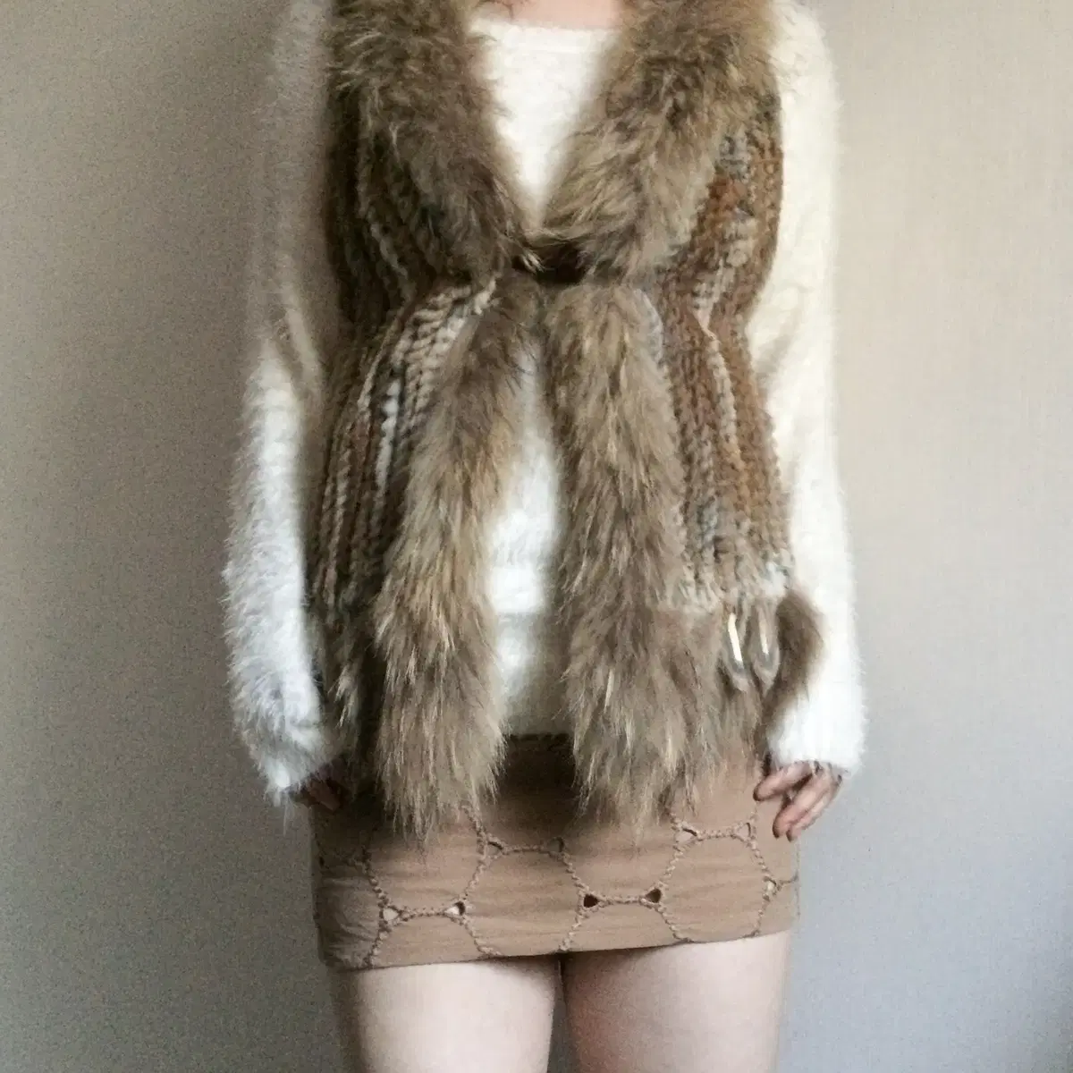 Grunge mood fur mixed vest