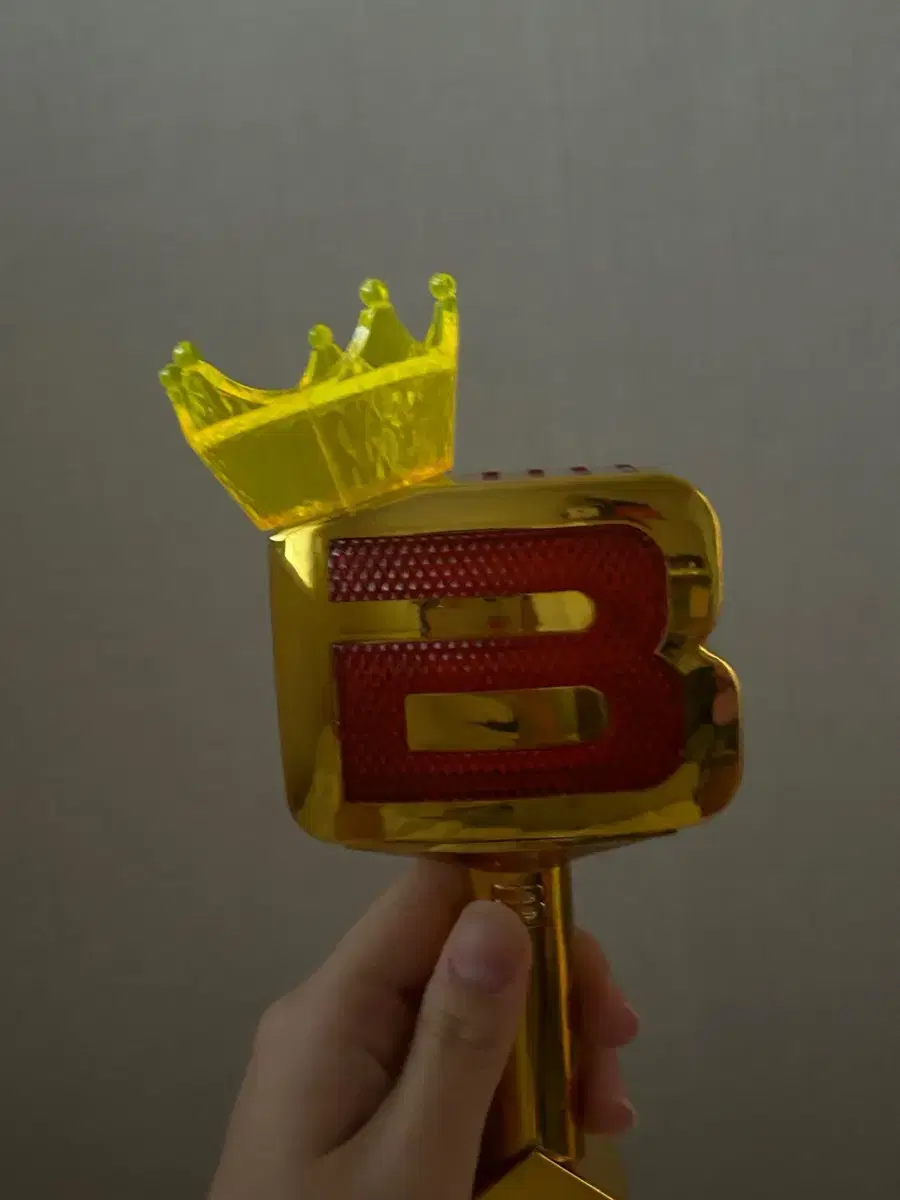 Big Bang lightstick sells the Japanese version of BANGBONG