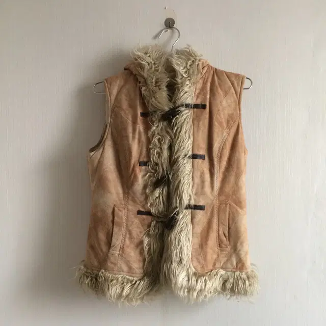 Fake fur trimming hood vest