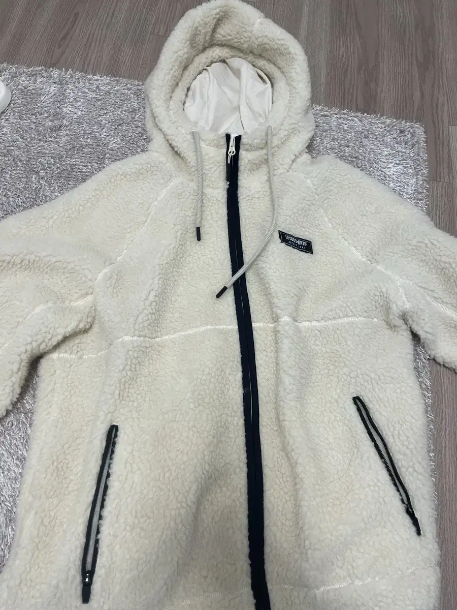 Quick sale LeCoq 95 size fleece hoodie zip up for sale!!!