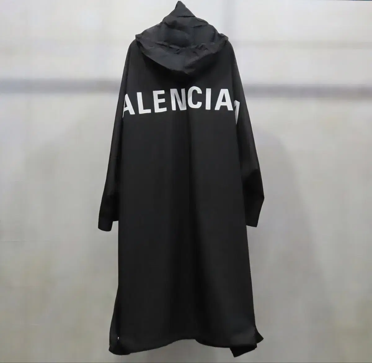 발렌시아가 balenciaga 레인코트