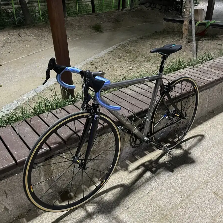 Serotta Legend Ti 데몽타블