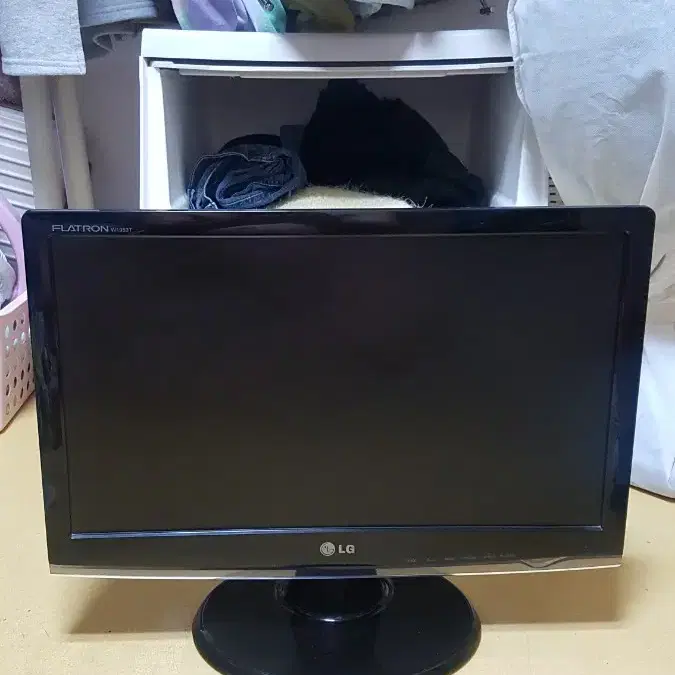 LG 플래트론 19인치 모니터 W1953T 판매해요