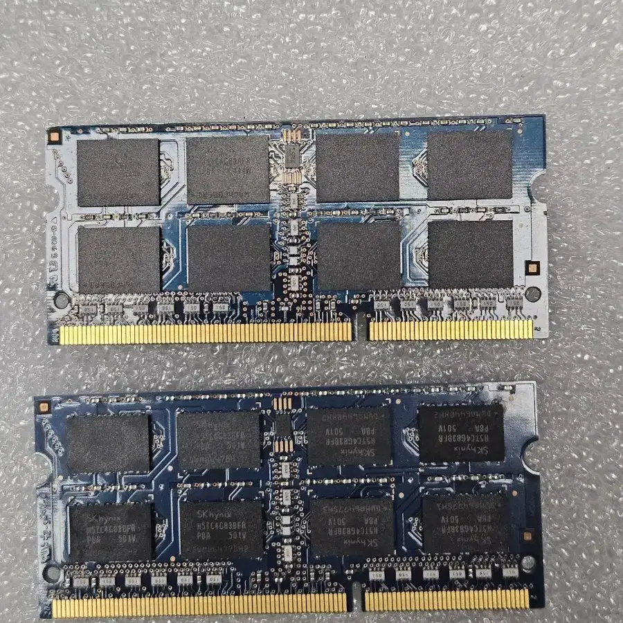 SK 노트북 램 DDR3 8기가 2개 입니다