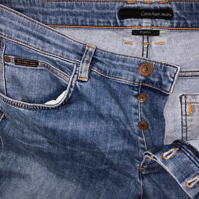 Calvin Klein Jeans 레귤러핏 데님 팬츠 (W34)