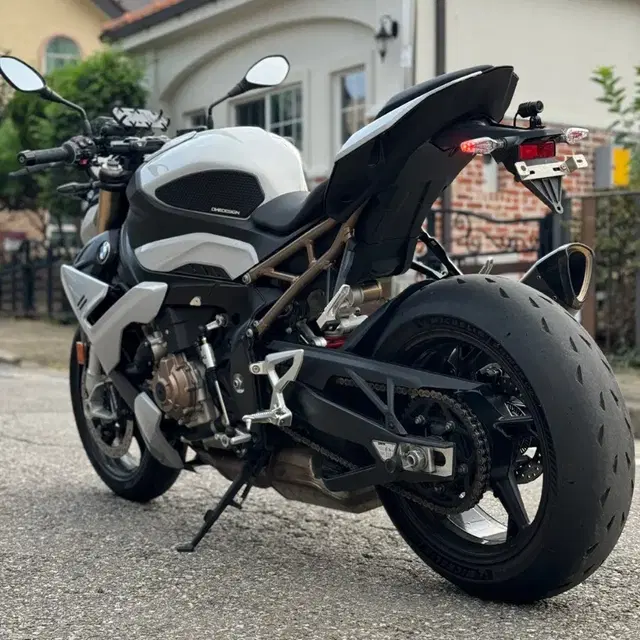 bmw s1000r 싱글알 신차보증차량 판매합니다.