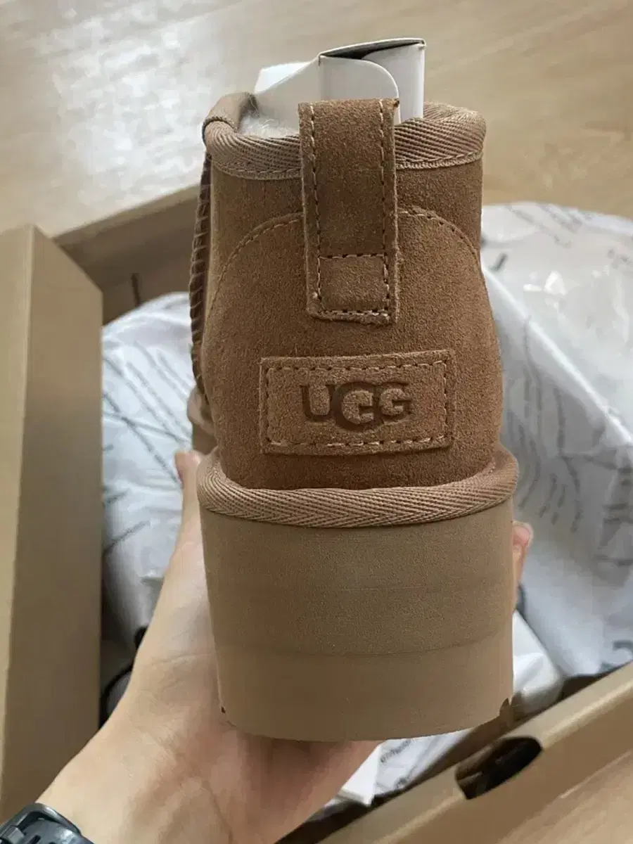 새상품 ugg 플랫폼 미니 us6