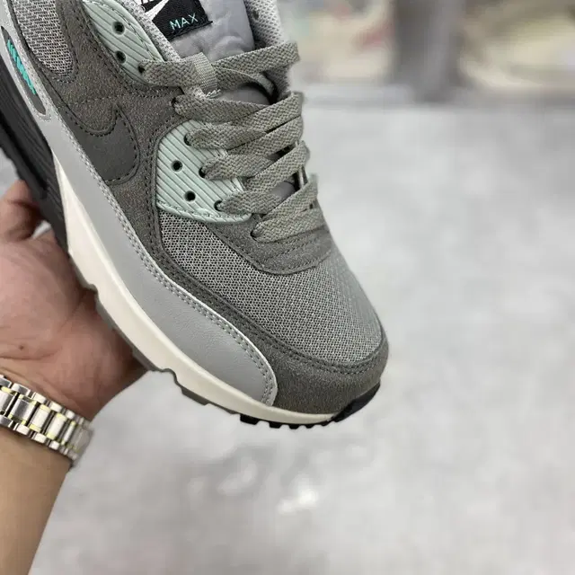 나이키 에어맥스 90 울프그레이 Air Max 90 Wolf Grey